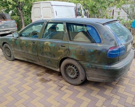 Зелений Вольво V40, об'ємом двигуна 1.9 л та пробігом 290 тис. км за 1198 $, фото 2 на Automoto.ua