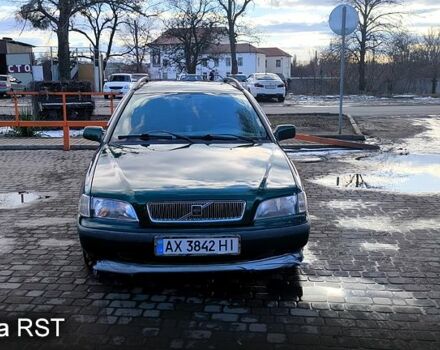 Зелений Вольво V40, об'ємом двигуна 1.9 л та пробігом 400 тис. км за 3200 $, фото 3 на Automoto.ua