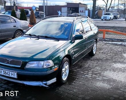 Зелений Вольво V40, об'ємом двигуна 1.9 л та пробігом 400 тис. км за 3200 $, фото 5 на Automoto.ua