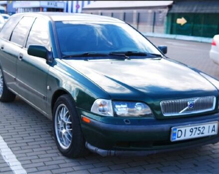 Зеленый Вольво В40, объемом двигателя 1.8 л и пробегом 250 тыс. км за 3200 $, фото 3 на Automoto.ua