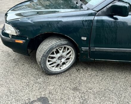 Зелений Вольво V40, об'ємом двигуна 1.9 л та пробігом 327 тис. км за 1538 $, фото 2 на Automoto.ua