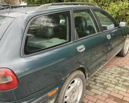 Зеленый Вольво В40, объемом двигателя 1.9 л и пробегом 353 тыс. км за 2500 $, фото 6 на Automoto.ua