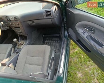 Зелений Вольво V40, об'ємом двигуна 1.9 л та пробігом 278 тис. км за 2878 $, фото 14 на Automoto.ua