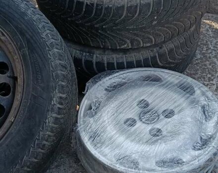 Зелений Вольво V40, об'ємом двигуна 1.9 л та пробігом 278 тис. км за 2878 $, фото 16 на Automoto.ua