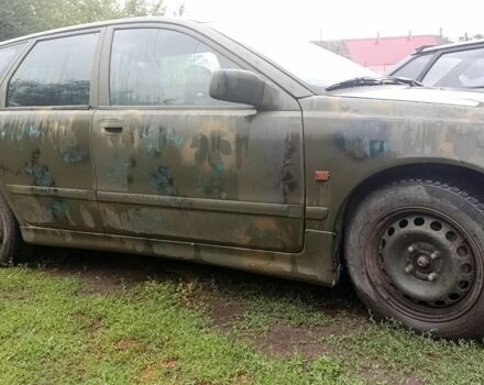 Зелений Вольво V40, об'ємом двигуна 1.9 л та пробігом 200 тис. км за 1500 $, фото 1 на Automoto.ua