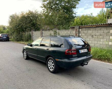 Зелений Вольво V40, об'ємом двигуна 1.9 л та пробігом 430 тис. км за 2500 $, фото 2 на Automoto.ua