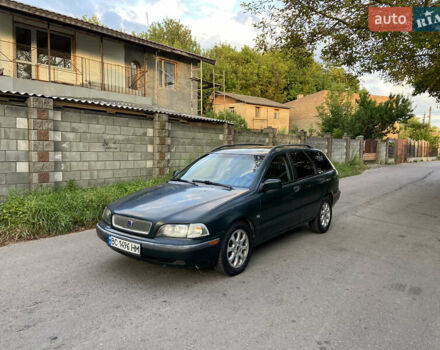 Зелений Вольво V40, об'ємом двигуна 1.9 л та пробігом 430 тис. км за 2500 $, фото 1 на Automoto.ua