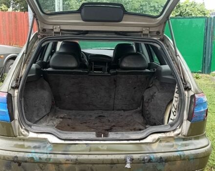 Зелений Вольво V40, об'ємом двигуна 1.9 л та пробігом 200 тис. км за 1500 $, фото 7 на Automoto.ua