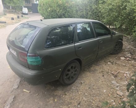Зелений Вольво V40, об'ємом двигуна 2 л та пробігом 460 тис. км за 1200 $, фото 1 на Automoto.ua