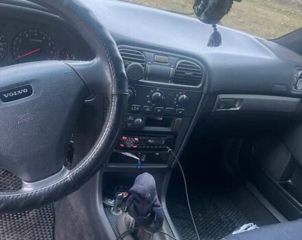 Зелений Вольво V40, об'ємом двигуна 1.8 л та пробігом 436 тис. км за 3600 $, фото 16 на Automoto.ua