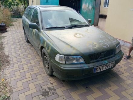 Зелений Вольво V40, об'ємом двигуна 1.9 л та пробігом 290 тис. км за 1198 $, фото 1 на Automoto.ua