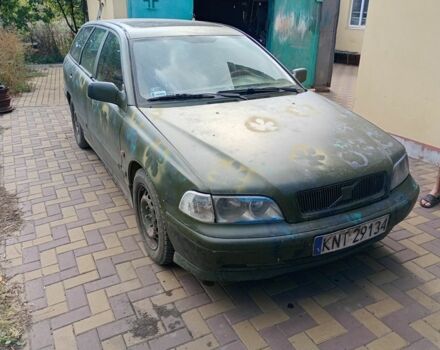 Зеленый Вольво В40, объемом двигателя 1.9 л и пробегом 290 тыс. км за 1198 $, фото 1 на Automoto.ua