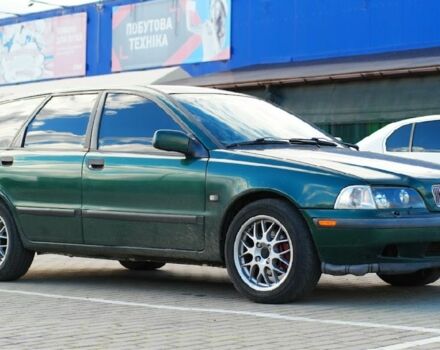 Зеленый Вольво В40, объемом двигателя 1.8 л и пробегом 250 тыс. км за 3200 $, фото 1 на Automoto.ua