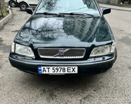Зелений Вольво V40, об'ємом двигуна 1.9 л та пробігом 327 тис. км за 1538 $, фото 1 на Automoto.ua