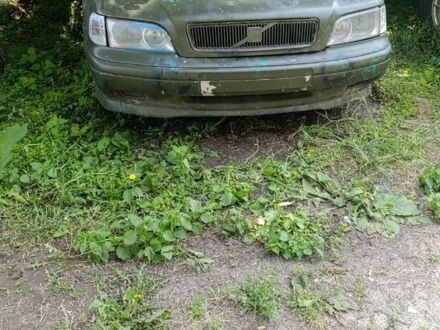 Вольво В40 2001 в Александровке на Automoto.ua Зеленый Вольво В40, объемом двигателя 1.9 л и пробегом 300 тыс. км за 1500 $, фото 1 на Automoto.ua