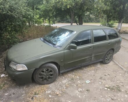Зеленый Вольво В40, объемом двигателя 2 л и пробегом 460 тыс. км за 1200 $, фото 1 на Automoto.ua