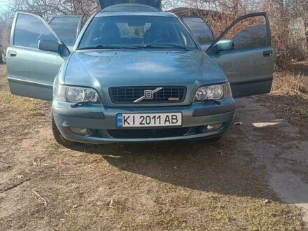 Вольво V40 2002 у Барышевке на Automoto.ua Зелений Вольво V40, об'ємом двигуна 1.8 л та пробігом 436 тис. км за 3600 $, фото 1 на Automoto.ua