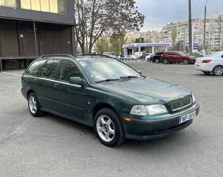 Зеленый Вольво В40, объемом двигателя 2 л и пробегом 200 тыс. км за 1650 $, фото 1 на Automoto.ua