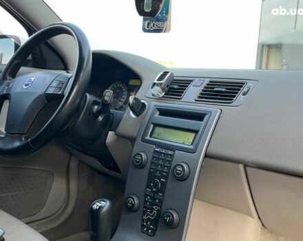 Белый Вольво В50, объемом двигателя 1.8 л и пробегом 299 тыс. км за 5790 $, фото 40 на Automoto.ua