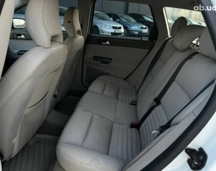 Белый Вольво В50, объемом двигателя 1.8 л и пробегом 299 тыс. км за 5790 $, фото 25 на Automoto.ua