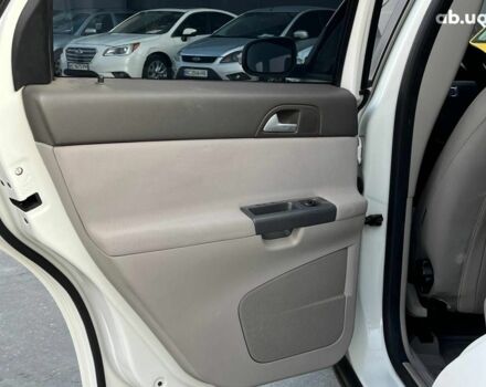 Белый Вольво В50, объемом двигателя 1.8 л и пробегом 299 тыс. км за 5790 $, фото 27 на Automoto.ua