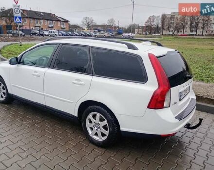 Белый Вольво В50, объемом двигателя 1.6 л и пробегом 282 тыс. км за 7000 $, фото 22 на Automoto.ua