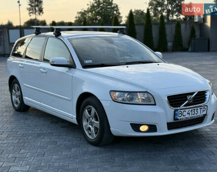 Белый Вольво В50, объемом двигателя 1.6 л и пробегом 350 тыс. км за 6599 $, фото 12 на Automoto.ua