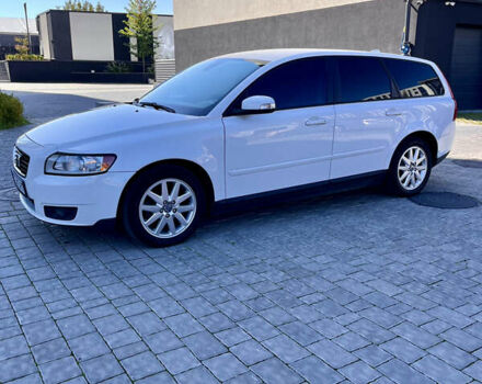 Білий Вольво V50, об'ємом двигуна 1.56 л та пробігом 230 тис. км за 6799 $, фото 5 на Automoto.ua