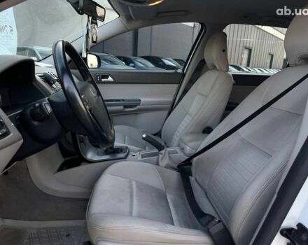 Белый Вольво В50, объемом двигателя 1.8 л и пробегом 299 тыс. км за 5790 $, фото 14 на Automoto.ua