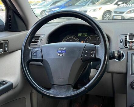 Белый Вольво В50, объемом двигателя 1.8 л и пробегом 299 тыс. км за 5790 $, фото 29 на Automoto.ua