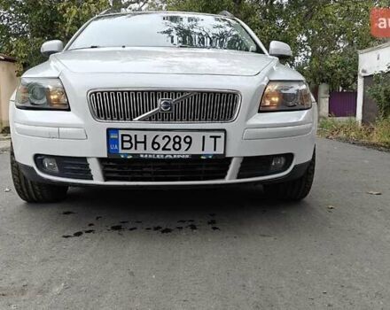 Белый Вольво В50, объемом двигателя 2 л и пробегом 256 тыс. км за 5500 $, фото 6 на Automoto.ua