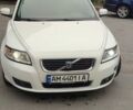 Белый Вольво В50, объемом двигателя 1.8 л и пробегом 262 тыс. км за 6300 $, фото 1 на Automoto.ua