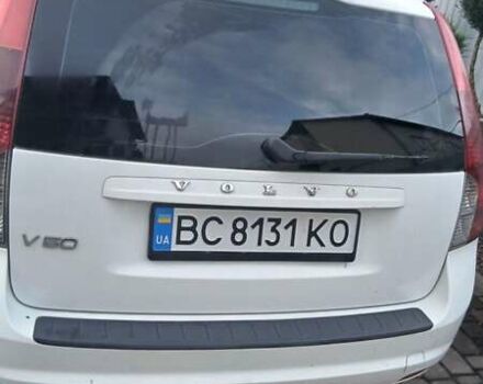 Білий Вольво V50, об'ємом двигуна 2 л та пробігом 230 тис. км за 7500 $, фото 1 на Automoto.ua