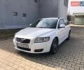 Белый Вольво В50, объемом двигателя 1.6 л и пробегом 280 тыс. км за 7500 $, фото 1 на Automoto.ua