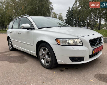 Белый Вольво В50, объемом двигателя 2 л и пробегом 226 тыс. км за 9200 $, фото 4 на Automoto.ua