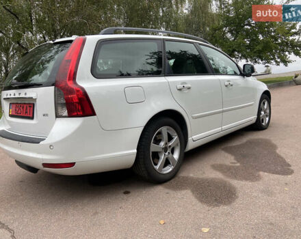 Белый Вольво В50, объемом двигателя 2 л и пробегом 226 тыс. км за 9200 $, фото 5 на Automoto.ua