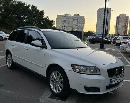 Вольво В50 2009 в Киеве на Automoto.ua Белый Вольво В50, объемом двигателя 1.6 л и пробегом 250 тыс. км за 7200 $, фото 7 на Automoto.ua