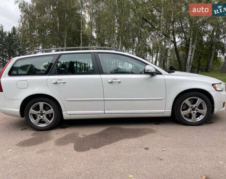 Белый Вольво В50, объемом двигателя 2 л и пробегом 226 тыс. км за 9200 $, фото 9 на Automoto.ua