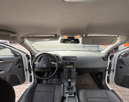 Білий Вольво V50, об'ємом двигуна 1.8 л та пробігом 280 тис. км за 5800 $, фото 7 на Automoto.ua