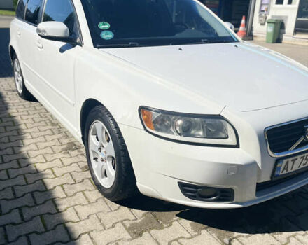Білий Вольво V50, об'ємом двигуна 0 л та пробігом 243 тис. км за 7450 $, фото 5 на Automoto.ua