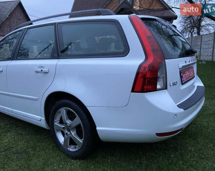 Белый Вольво В50, объемом двигателя 2 л и пробегом 235 тыс. км за 8600 $, фото 12 на Automoto.ua