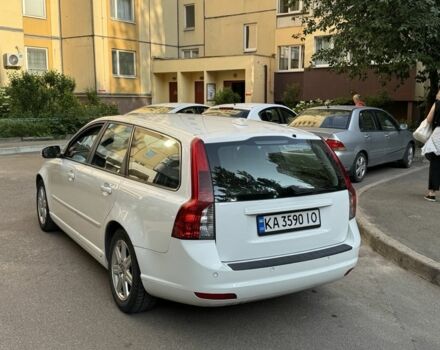 Белый Вольво В50, объемом двигателя 1.8 л и пробегом 213 тыс. км за 6794 $, фото 6 на Automoto.ua