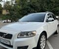Вольво В50 2009 в Киеве на Automoto.ua Белый Вольво В50, объемом двигателя 1.6 л и пробегом 250 тыс. км за 7200 $, фото 1 на Automoto.ua