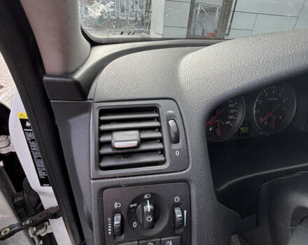 Білий Вольво V50, об'ємом двигуна 1.8 л та пробігом 280 тис. км за 5800 $, фото 8 на Automoto.ua