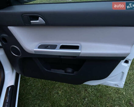 Белый Вольво В50, объемом двигателя 2 л и пробегом 235 тыс. км за 8600 $, фото 22 на Automoto.ua