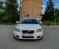 Белый Вольво В50, объемом двигателя 1.56 л и пробегом 290 тыс. км за 6250 $, фото 1 на Automoto.ua