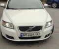 Белый Вольво В50, объемом двигателя 1.8 л и пробегом 262 тыс. км за 6300 $, фото 1 на Automoto.ua