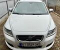 Белый Вольво В50, объемом двигателя 2 л и пробегом 198 тыс. км за 7000 $, фото 5 на Automoto.ua