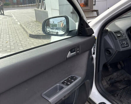 Білий Вольво V50, об'ємом двигуна 1.8 л та пробігом 280 тис. км за 5800 $, фото 11 на Automoto.ua