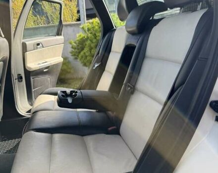 Белый Вольво В50, объемом двигателя 1.6 л и пробегом 240 тыс. км за 6800 $, фото 3 на Automoto.ua